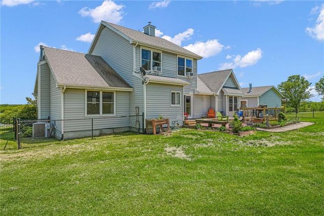 540 N 711 Road, Lawrence, KS 66047