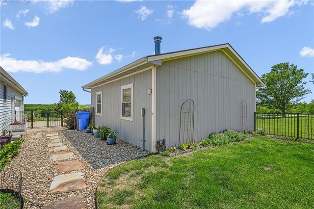 540 N 711 Road, Lawrence, KS 66047