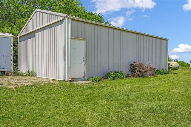 540 N 711 Road, Lawrence, KS 66047