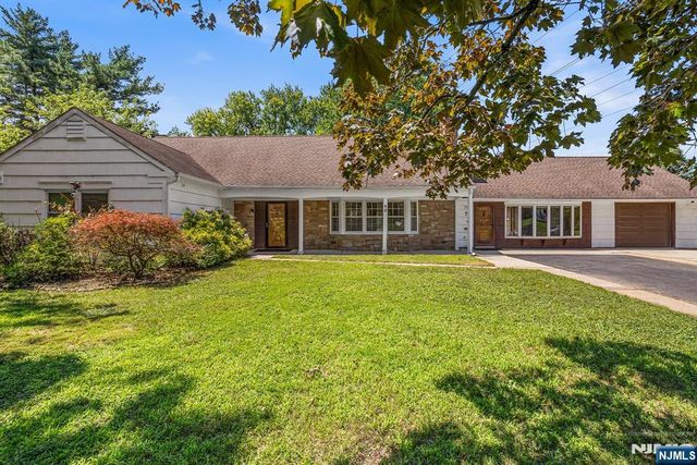 74 Country Club Road, Willingboro, NJ 08046