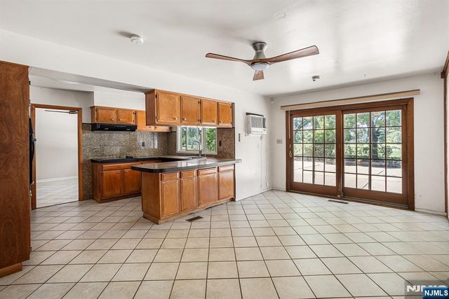 74 Country Club Road, Willingboro, NJ 08046