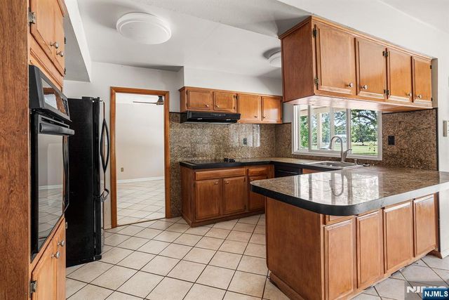 74 Country Club Road, Willingboro, NJ 08046
