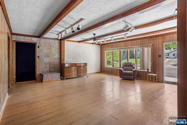 74 Country Club Road, Willingboro, NJ 08046