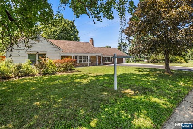 74 Country Club Road, Willingboro, NJ 08046