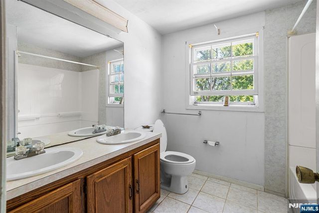 74 Country Club Road, Willingboro, NJ 08046
