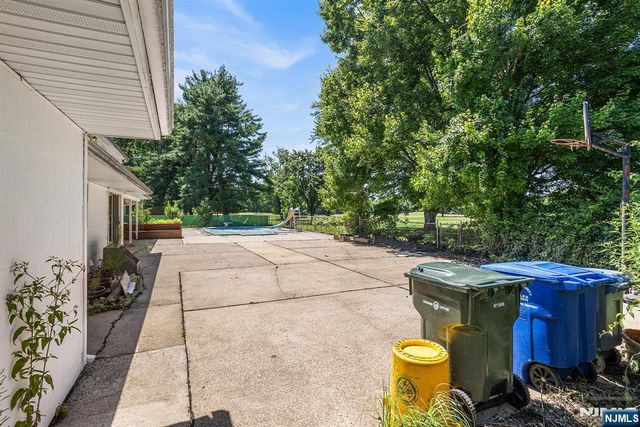 74 Country Club Road, Willingboro, NJ 08046