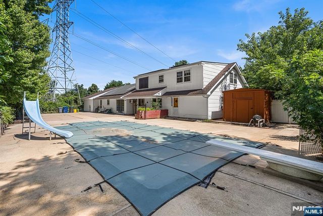 74 Country Club Road, Willingboro, NJ 08046