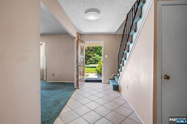 74 Country Club Road, Willingboro, NJ 08046