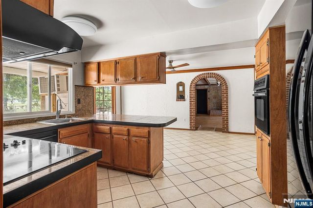 74 Country Club Road, Willingboro, NJ 08046
