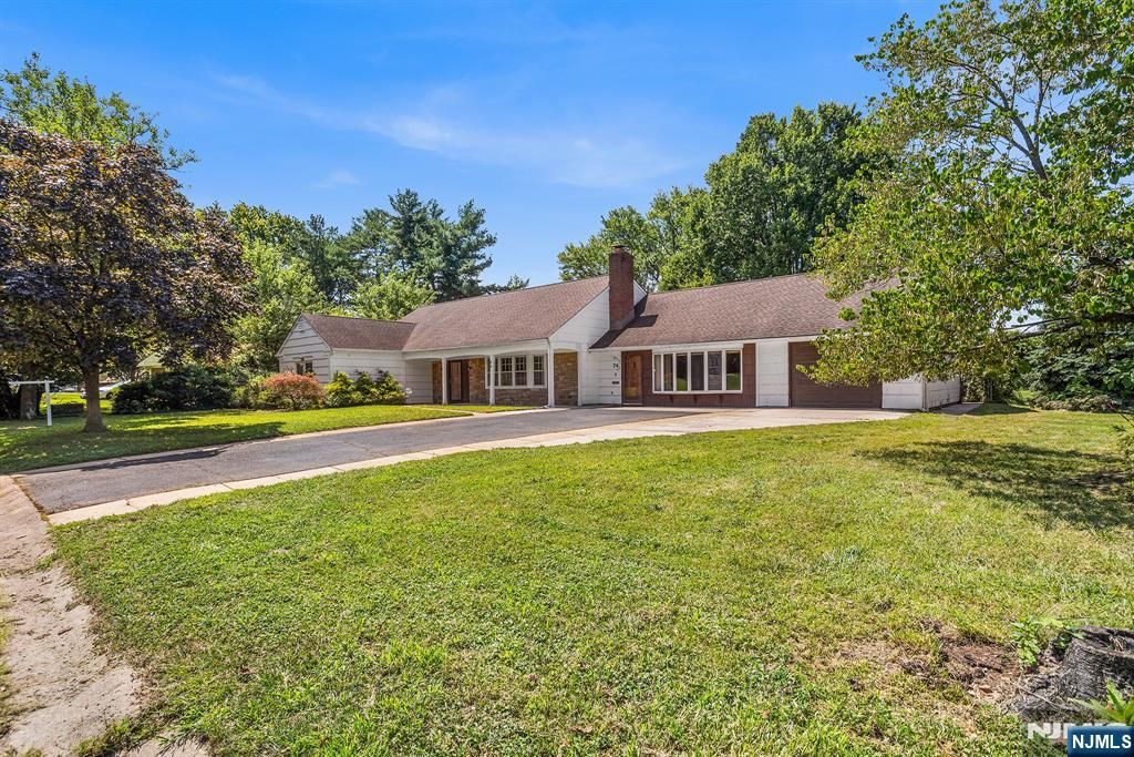 74 Country Club Road, Willingboro, NJ 08046