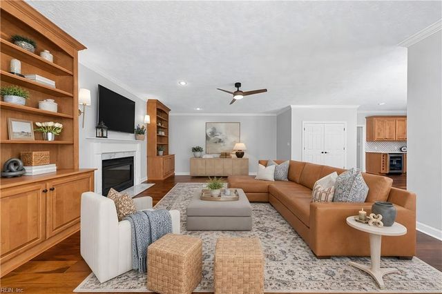 101 Shorewood TRCE, Yorktown, VA 23693