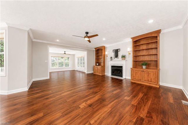 101 Shorewood TRCE, Yorktown, VA 23693