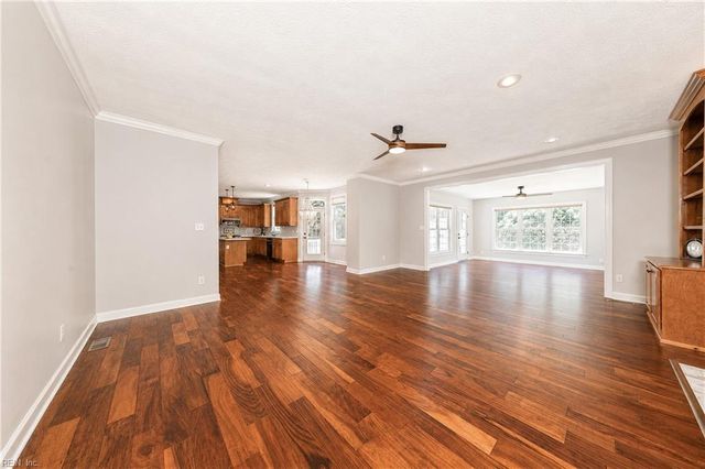 101 Shorewood TRCE, Yorktown, VA 23693