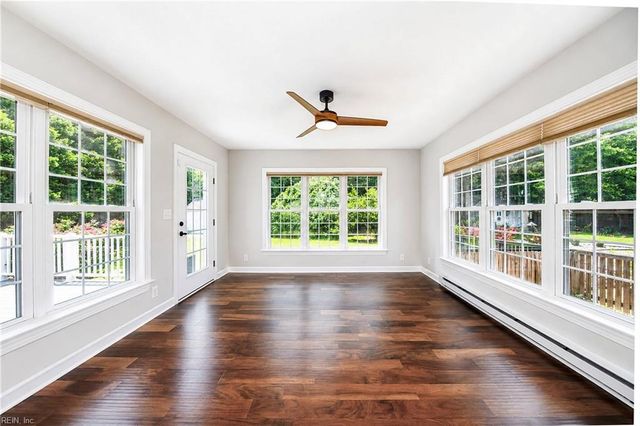 101 Shorewood TRCE, Yorktown, VA 23693