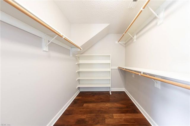 101 Shorewood TRCE, Yorktown, VA 23693