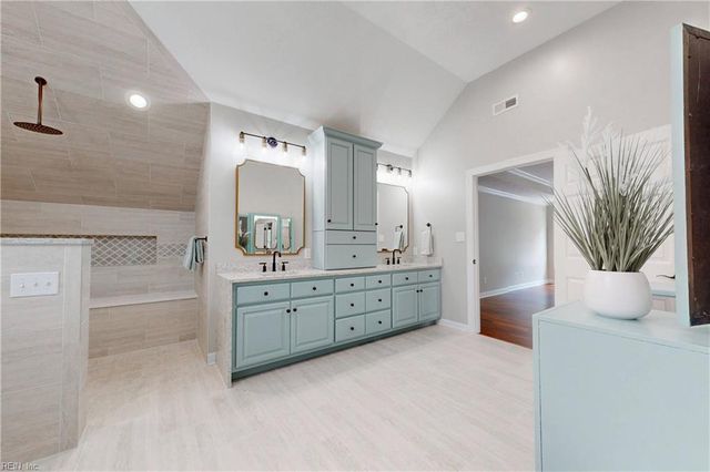 101 Shorewood TRCE, Yorktown, VA 23693