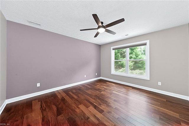 101 Shorewood TRCE, Yorktown, VA 23693