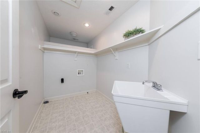 101 Shorewood TRCE, Yorktown, VA 23693