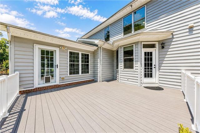 101 Shorewood TRCE, Yorktown, VA 23693