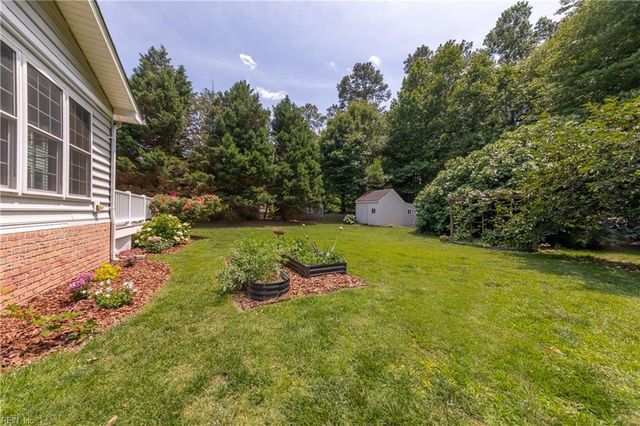 101 Shorewood TRCE, Yorktown, VA 23693