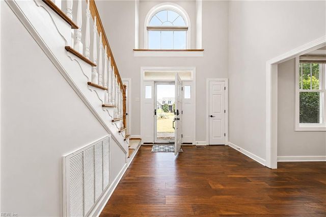 101 Shorewood TRCE, Yorktown, VA 23693