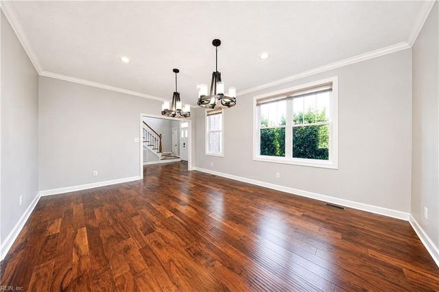 101 Shorewood TRCE, Yorktown, VA 23693