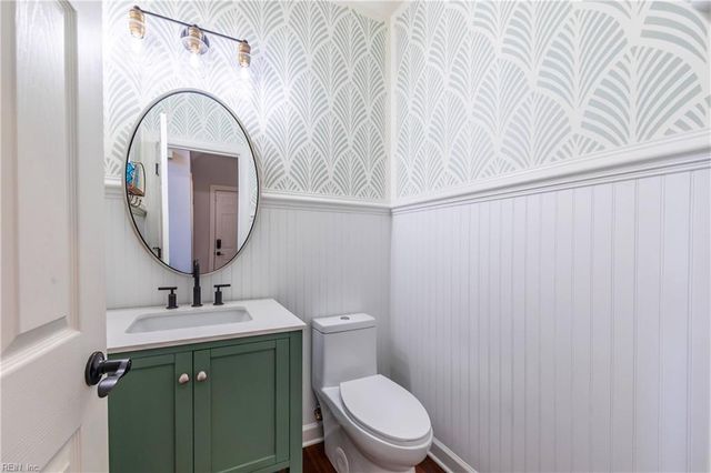 101 Shorewood TRCE, Yorktown, VA 23693