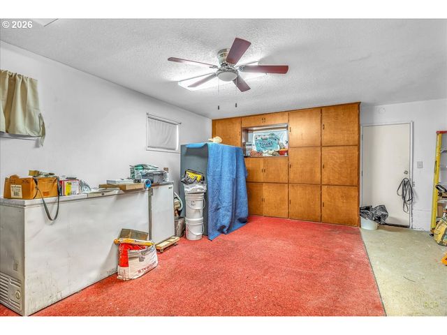 240 Ne 80TH Ave, Portland, OR 97213