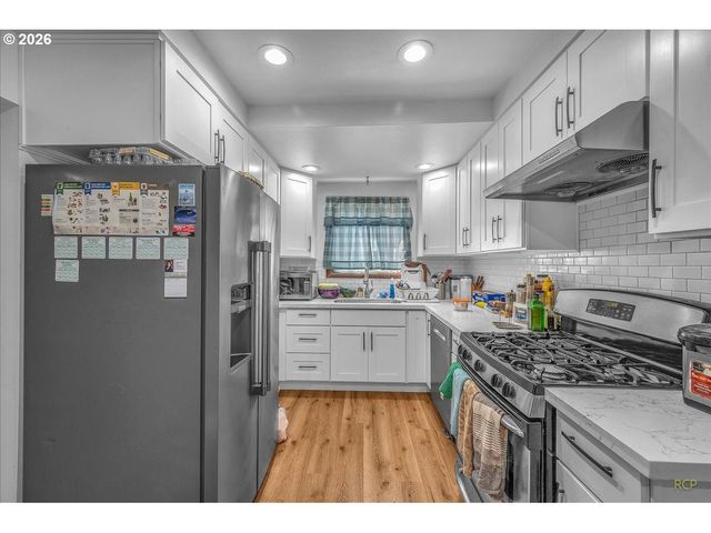 240 Ne 80TH Ave, Portland, OR 97213