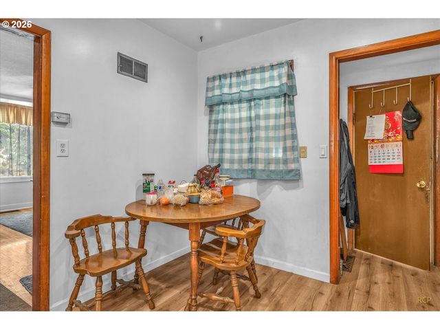 240 Ne 80TH Ave, Portland, OR 97213