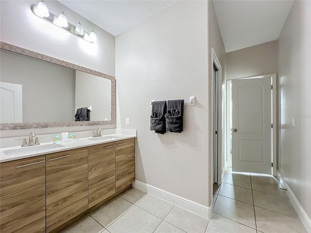 185 BROOKES PLACE, Haines City, FL 33844