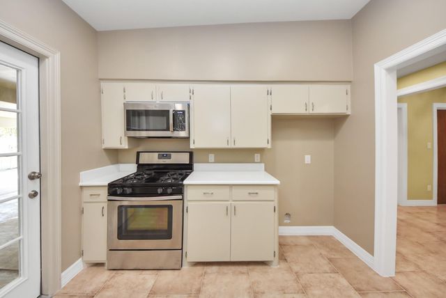 5326 Heatherbrook Drive, Houston, TX 77045
