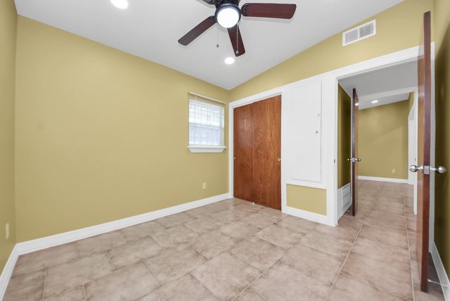 5326 Heatherbrook Drive, Houston, TX 77045