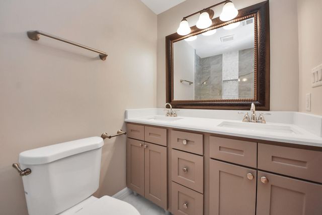 5326 Heatherbrook Drive, Houston, TX 77045
