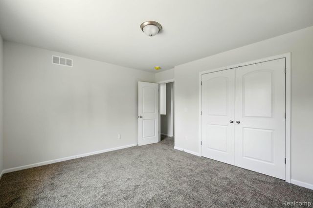 5751 Copper Tree Park, Waterford Charter Township, MI 48327