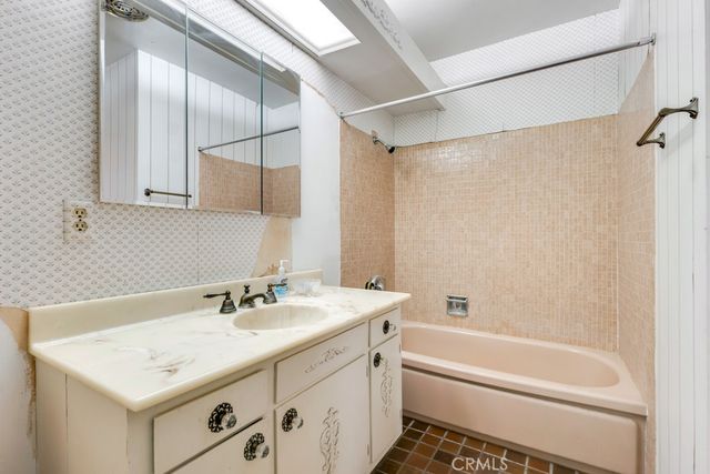 10600 Garden Grove, Porter Ranch, CA 91326