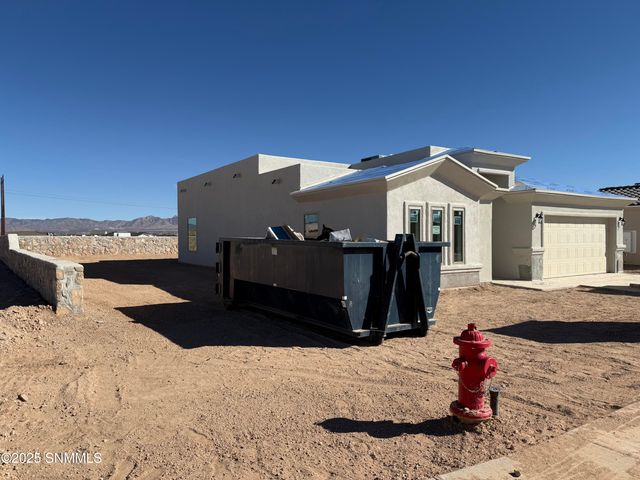 7944 San Eduardo Street, Las Cruces, NM 88012