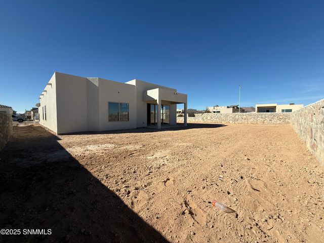 7944 San Eduardo Street, Las Cruces, NM 88012