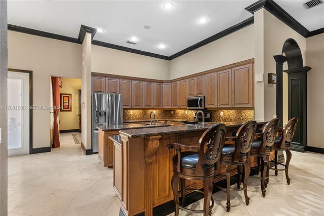 14130 SW 33rd ct, Davie, FL 33330