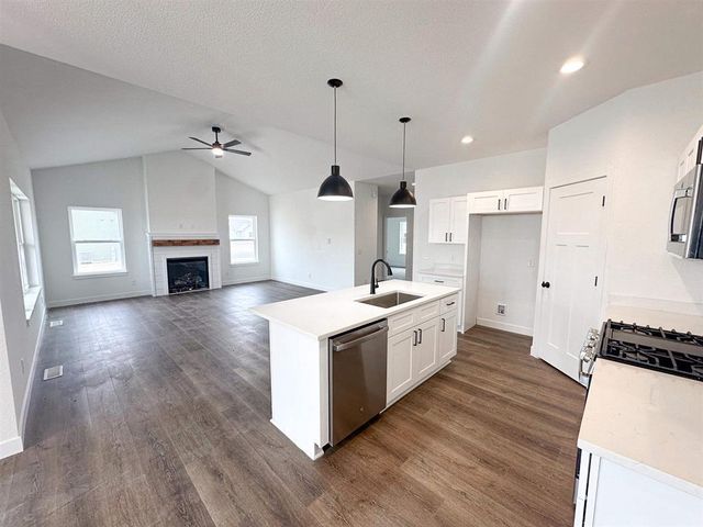 118125 BETTY DRIVE, Stratford, WI 54484