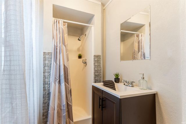 1012 Jefferson Avenue, Evansville, IN 47714