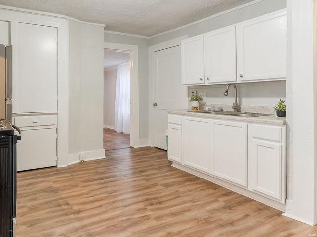 1012 Jefferson Avenue, Evansville, IN 47714