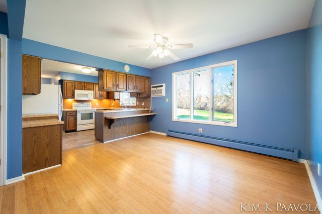 260 Vine Street Se, Caledonia Vlg, MI 49316