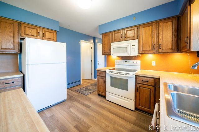 260 Vine Street Se, Caledonia Vlg, MI 49316