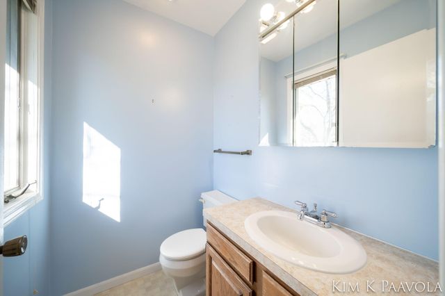 260 Vine Street Se, Caledonia Vlg, MI 49316