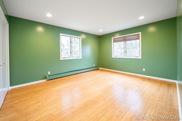 260 Vine Street Se, Caledonia Vlg, MI 49316