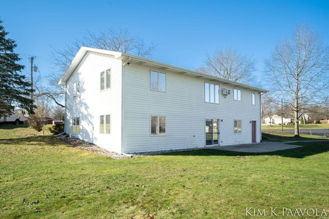 260 Vine Street Se, Caledonia Vlg, MI 49316