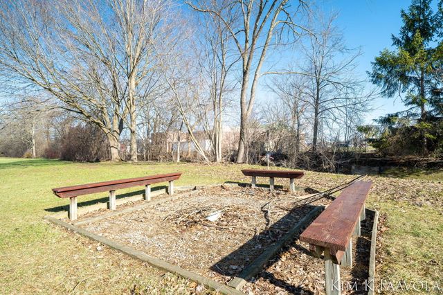 260 Vine Street Se, Caledonia Vlg, MI 49316