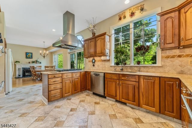 38 Larsen Rd, East Amwell Twp., NJ 08551