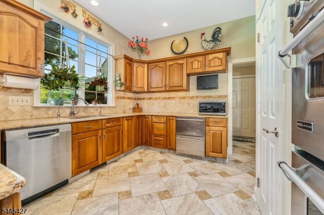 38 Larsen Rd, East Amwell Twp., NJ 08551